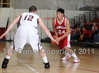 Thumbnail 2 in Benton vs. Vandalia (DuQuoin Tip-Off Classic) photogallery.