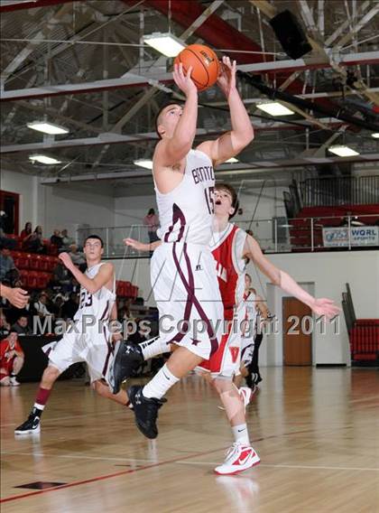 Thumbnail 2 in Benton vs. Vandalia (DuQuoin Tip-Off Classic) photogallery.
