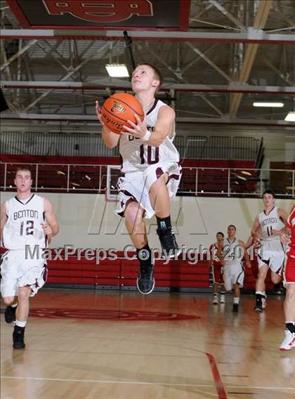 Thumbnail 1 in Benton vs. Vandalia (DuQuoin Tip-Off Classic) photogallery.