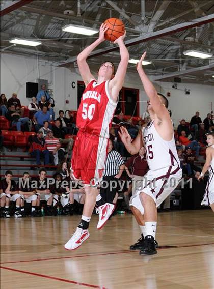 Thumbnail 2 in Benton vs. Vandalia (DuQuoin Tip-Off Classic) photogallery.