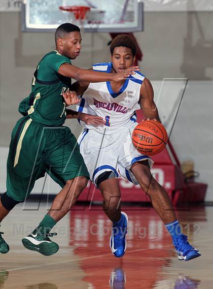 Thumbnail 2 in Duncanville vs, DeSoto (McDonald's Texas Invitational) photogallery.