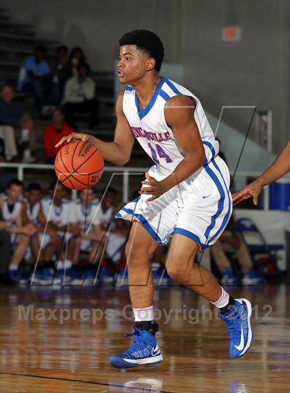 Thumbnail 2 in Duncanville vs, DeSoto (McDonald's Texas Invitational) photogallery.