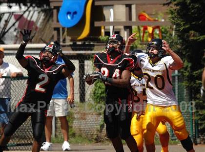 Thumbnail 2 in Thomas Jefferson vs. Cleveland Glenville (Friends of Coal Classic) photogallery.