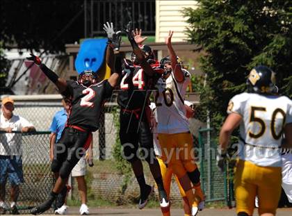 Thumbnail 1 in Thomas Jefferson vs. Cleveland Glenville (Friends of Coal Classic) photogallery.