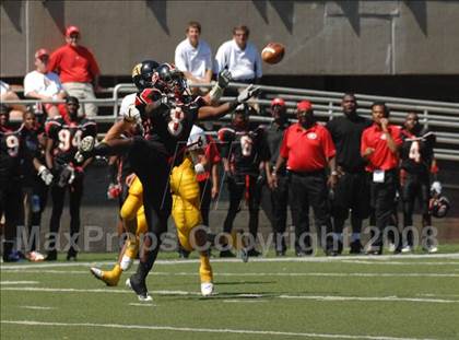 Thumbnail 3 in Thomas Jefferson vs. Cleveland Glenville (Friends of Coal Classic) photogallery.