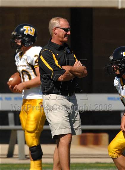 Thumbnail 2 in Thomas Jefferson vs. Cleveland Glenville (Friends of Coal Classic) photogallery.
