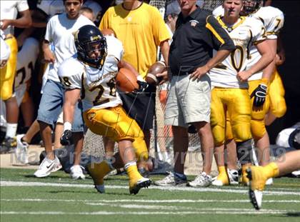 Thumbnail 1 in Thomas Jefferson vs. Cleveland Glenville (Friends of Coal Classic) photogallery.
