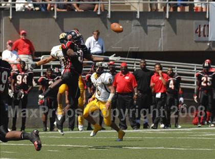 Thumbnail 1 in Thomas Jefferson vs. Cleveland Glenville (Friends of Coal Classic) photogallery.