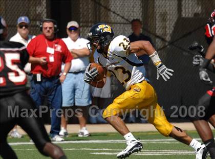 Thumbnail 3 in Thomas Jefferson vs. Cleveland Glenville (Friends of Coal Classic) photogallery.
