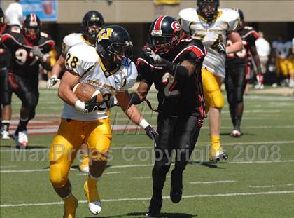 Thumbnail 2 in Thomas Jefferson vs. Cleveland Glenville (Friends of Coal Classic) photogallery.