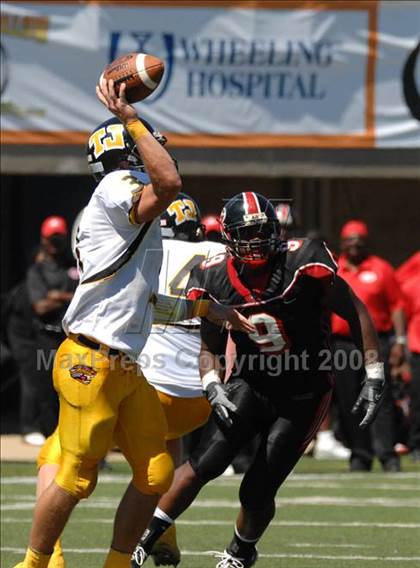 Thumbnail 1 in Thomas Jefferson vs. Cleveland Glenville (Friends of Coal Classic) photogallery.