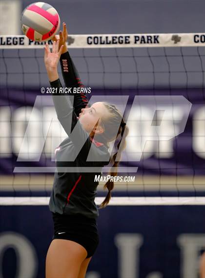 Thumbnail 2 in Oak Ridge @ College Park photogallery.