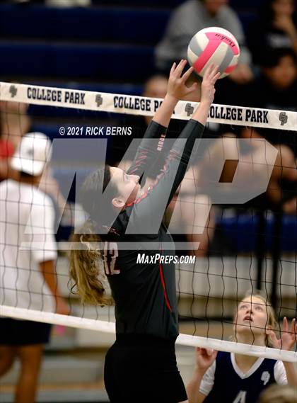 Thumbnail 3 in Oak Ridge @ College Park photogallery.
