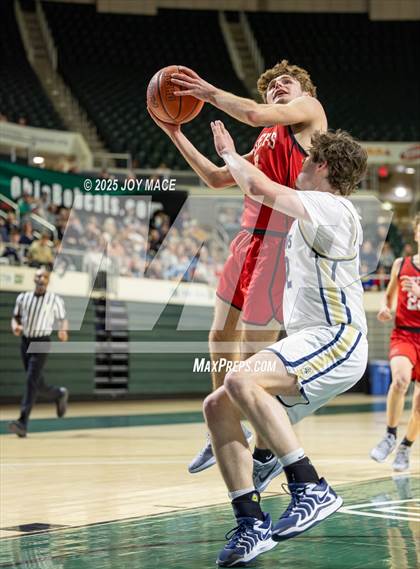 Thumbnail 1 in South Webster vs. Notre Dame (OHSAA DVII Regional Final) photogallery.