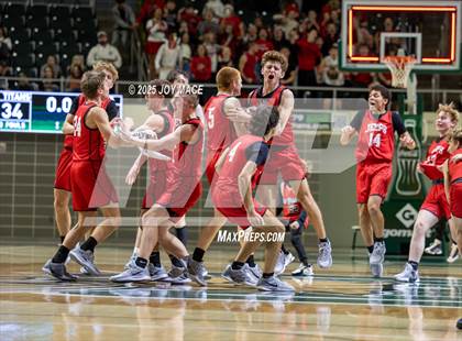 Thumbnail 2 in South Webster vs. Notre Dame (OHSAA DVII Regional Final) photogallery.