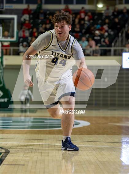 Thumbnail 3 in South Webster vs. Notre Dame (OHSAA DVII Regional Final) photogallery.