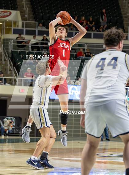 Thumbnail 1 in South Webster vs. Notre Dame (OHSAA DVII Regional Final) photogallery.