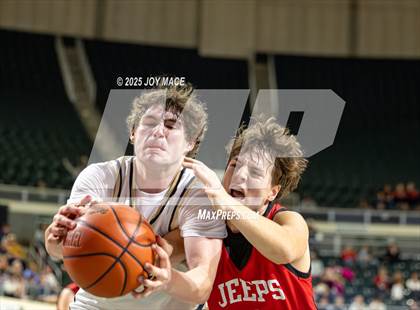 Thumbnail 1 in South Webster vs. Notre Dame (OHSAA DVII Regional Final) photogallery.