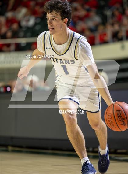 Thumbnail 2 in South Webster vs. Notre Dame (OHSAA DVII Regional Final) photogallery.