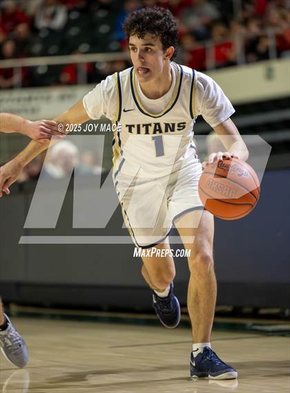 Thumbnail 1 in South Webster vs. Notre Dame (OHSAA DVII Regional Final) photogallery.