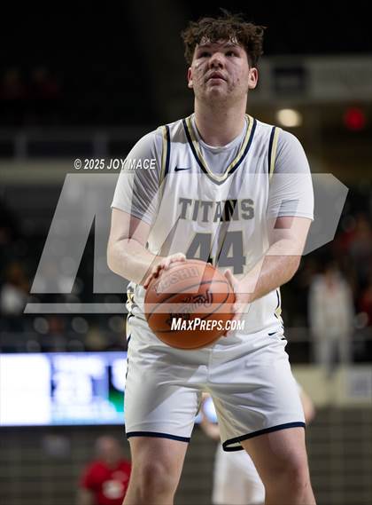 Thumbnail 2 in South Webster vs. Notre Dame (OHSAA DVII Regional Final) photogallery.
