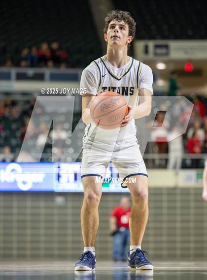 Thumbnail 3 in South Webster vs. Notre Dame (OHSAA DVII Regional Final) photogallery.
