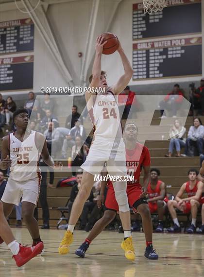 Thumbnail 3 in Modesto Christian @ Clovis West (Clovis West Nike Invitational) photogallery.