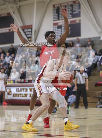 Thumbnail 3 in Modesto Christian @ Clovis West (Clovis West Nike Invitational) photogallery.