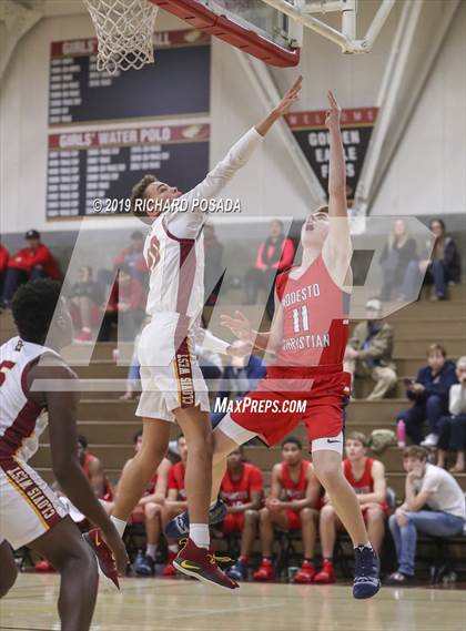 Thumbnail 2 in Modesto Christian @ Clovis West (Clovis West Nike Invitational) photogallery.