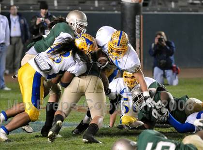 Thumbnail 3 in Grant vs. Poly (CIF State Open Bowl Final) photogallery.