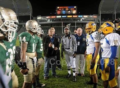 Thumbnail 2 in Grant vs. Poly (CIF State Open Bowl Final) photogallery.
