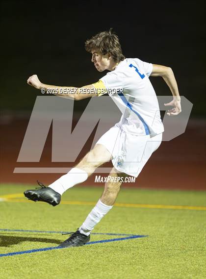 Thumbnail 3 in Broomfield vs Legacy (CHSAA 5A Playoffs 2nd Round) photogallery.