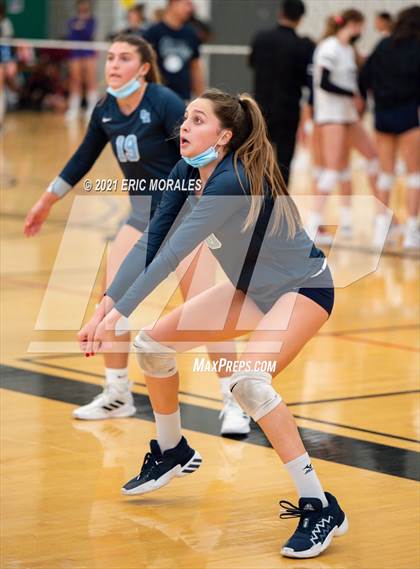 Thumbnail 2 in Mater Dei Catholic vs Granite Hills (Southern California Invitational) photogallery.