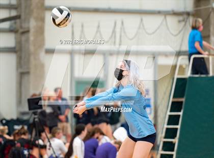 Thumbnail 2 in Mater Dei Catholic vs Granite Hills (Southern California Invitational) photogallery.