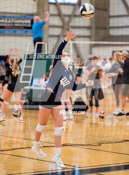 Thumbnail 2 in Mater Dei Catholic vs Granite Hills (Southern California Invitational) photogallery.