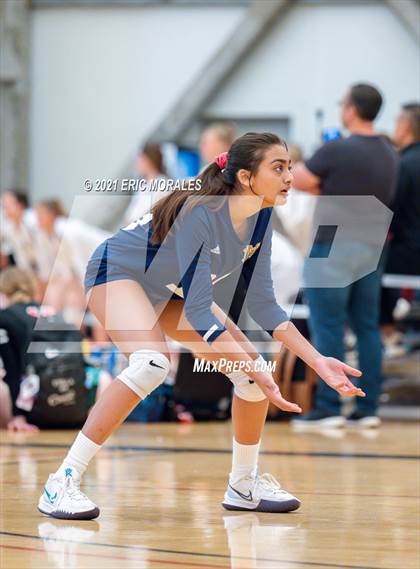 Thumbnail 1 in Mater Dei Catholic vs Granite Hills (Southern California Invitational) photogallery.