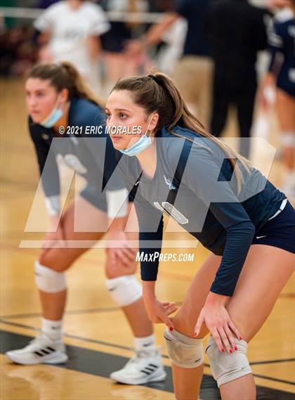 Thumbnail 1 in Mater Dei Catholic vs Granite Hills (Southern California Invitational) photogallery.