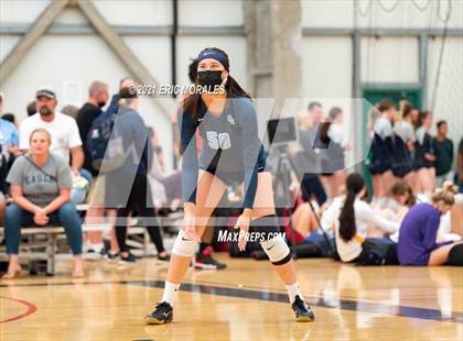 Thumbnail 1 in Mater Dei Catholic vs Granite Hills (Southern California Invitational) photogallery.