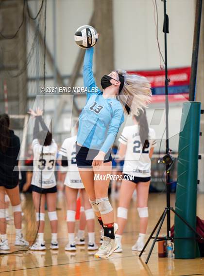 Thumbnail 1 in Mater Dei Catholic vs Granite Hills (Southern California Invitational) photogallery.
