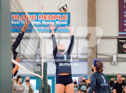 Thumbnail 3 in Mater Dei Catholic vs Granite Hills (Southern California Invitational) photogallery.