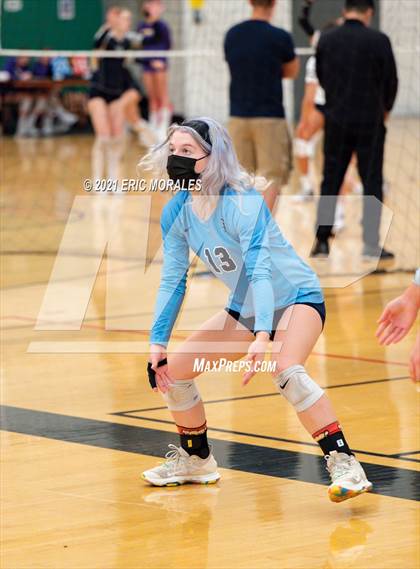 Thumbnail 2 in Mater Dei Catholic vs Granite Hills (Southern California Invitational) photogallery.
