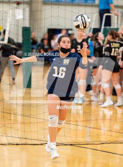 Thumbnail 3 in Mater Dei Catholic vs Granite Hills (Southern California Invitational) photogallery.
