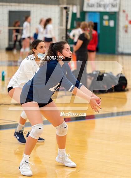 Thumbnail 1 in Mater Dei Catholic vs Granite Hills (Southern California Invitational) photogallery.