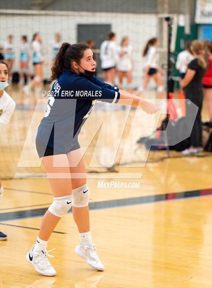 Thumbnail 3 in Mater Dei Catholic vs Granite Hills (Southern California Invitational) photogallery.