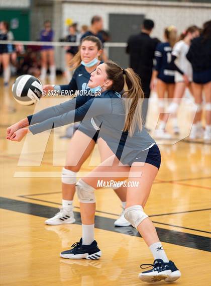 Thumbnail 3 in Mater Dei Catholic vs Granite Hills (Southern California Invitational) photogallery.