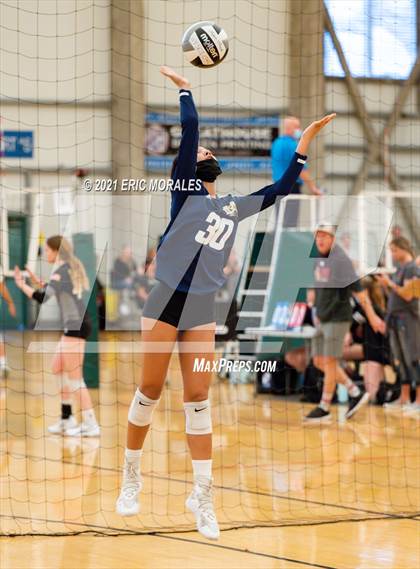 Thumbnail 3 in Mater Dei Catholic vs Granite Hills (Southern California Invitational) photogallery.