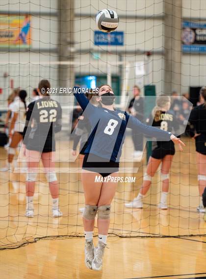 Thumbnail 2 in Mater Dei Catholic vs Granite Hills (Southern California Invitational) photogallery.