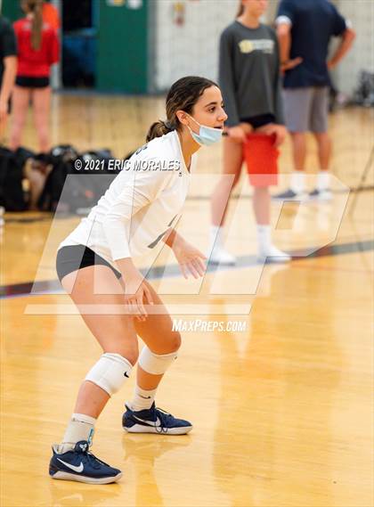 Thumbnail 1 in Mater Dei Catholic vs Granite Hills (Southern California Invitational) photogallery.