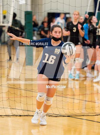 Thumbnail 2 in Mater Dei Catholic vs Granite Hills (Southern California Invitational) photogallery.
