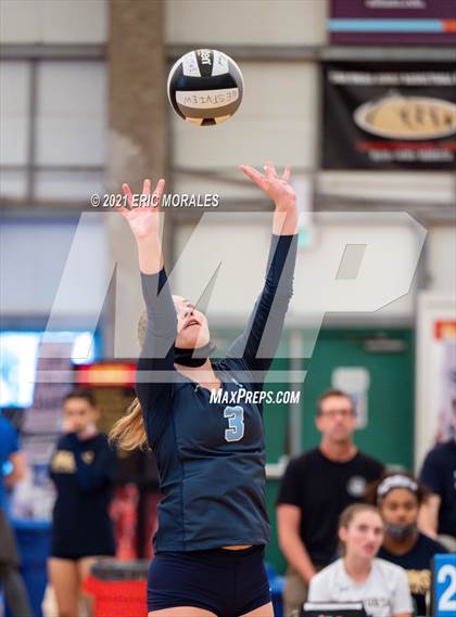 Thumbnail 1 in Mater Dei Catholic vs Granite Hills (Southern California Invitational) photogallery.